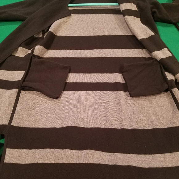 Athleta  Size XS  cardigan  with two pockets - Picture 4 of 5